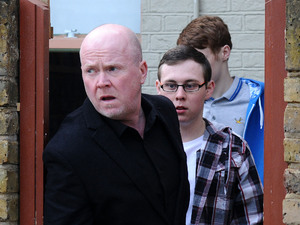 Phil decides it's time for he and the boys to visit Grant.