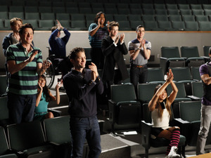 Glee S03E17: 'Dance With Somebody'