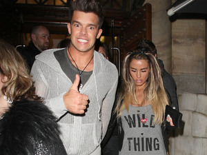 Katie Price and Leandro Penna head to Aura Nightclub with friends
London