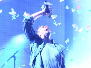 Coldplay / Every Teardrop Is A Waterfall Glastonbury Festival, 2011