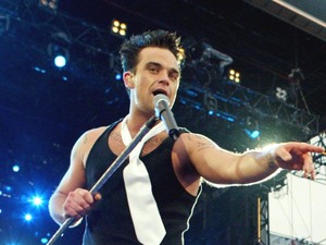 Robbie Williams / Let Me Entertain You Knebworth, 2003
