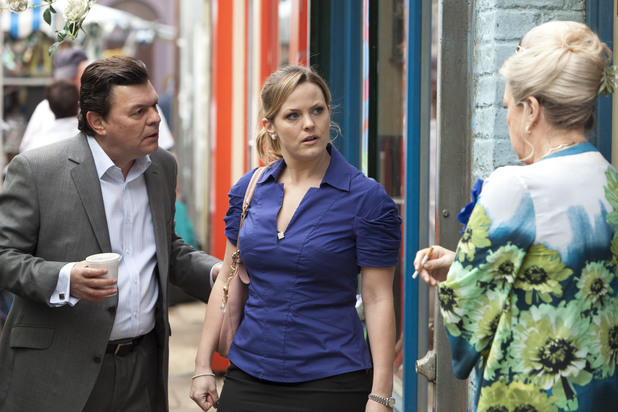 Tanya tells Derek that Alice didn't want to see him.