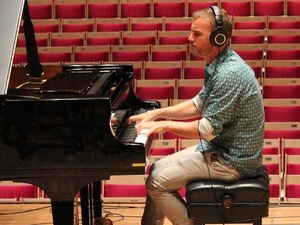 Gary Barlow: On Her Majesty's Service