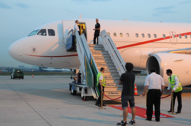 Madonna arrived in Istanbul last night with a crowded entourage and heavy equipment. She is set to perform a concert on Thursday, June 7th at Istanbul's Turk Telecom Arena. Three airplanes carried the pop icon and her 200 person entourage, including her children and their nanny. A red carpet was spread out for the superstar and she was immediately surrounded by heavy security.
Istanbul, Turkey