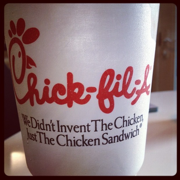 Kourtney Kardashian tweets about a water birth by uploading a picture of takeaway chicken.