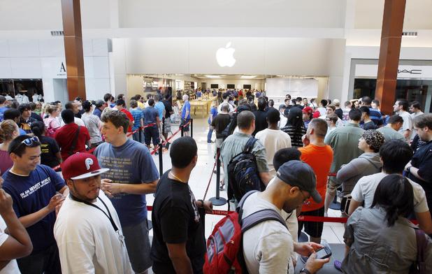 Apple Store Crowd