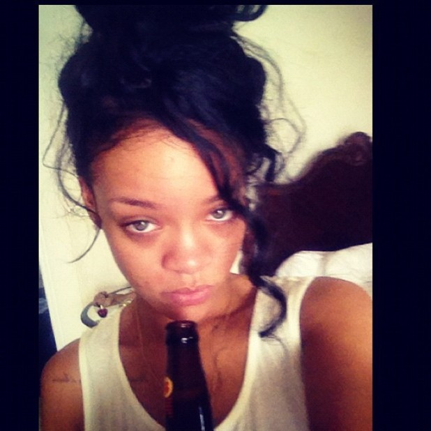 Rihanna, twitter