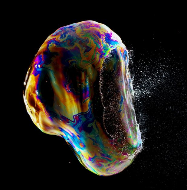 Bursting Soap Bubbles by Fabian Oefner, Zurich, Switzerland