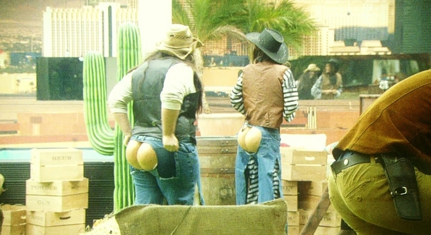 Housemates flash their bums