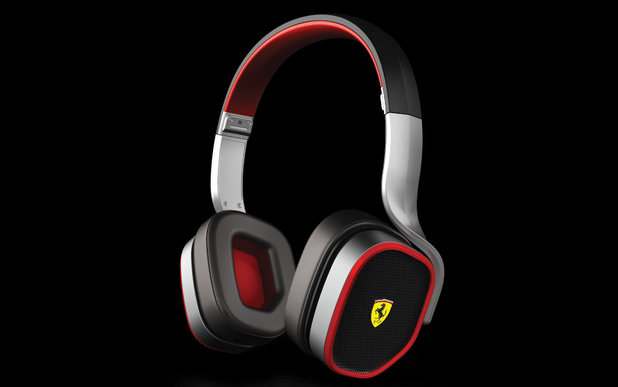 R200 on-ear headphones