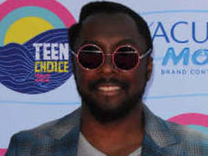will.i.am arrives on the pink carpet at the Teen Choice Awards 2012