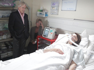 Ken and Deirdre are horrified by Tracy's condition, and shocked when she is diagnosed with a severe kidney infection