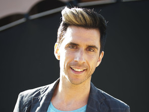 Camp Bestival 2012: Russell Kane backstage