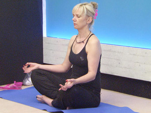 Celebrity Big Brother 2012 - Day 2: Samantha meditating
