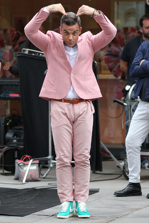 Robbie William filming his new music video