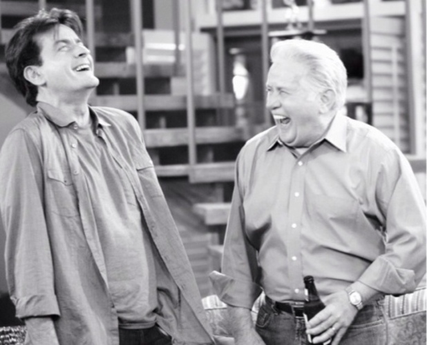Charlie Sheen posts an image of his father Martin Sheen's appearance on 'Anger Management'