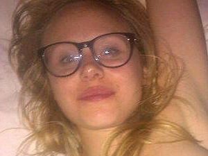 Alison Pill accidentally tweets topless photo of herself 