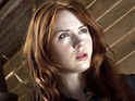 Gillan says that she doesn't understand criticism of Moffat's writing.