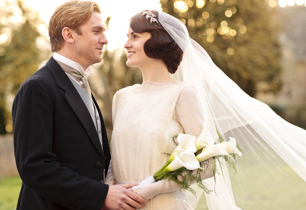 Mary and Matthew marry in Downton Abbey