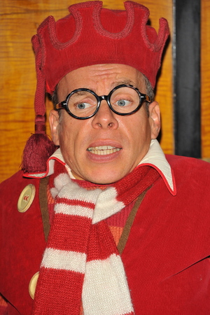 Warwick Davis
Stars of 'Snow White and the Seven Dwarfs' attend a photocall at the Savoy Hotel
London, England