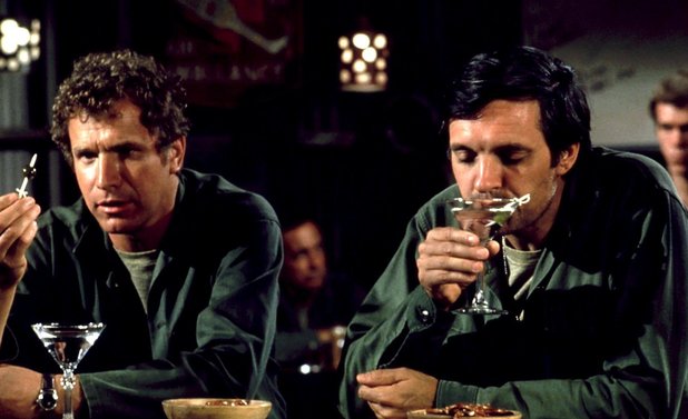 Wayne Rogers, Alan Alda