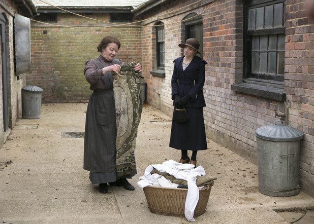 Downton Abbey S03E03: Clare Higgins as Mrs Bartlett, Joanne Froggatt as Anna