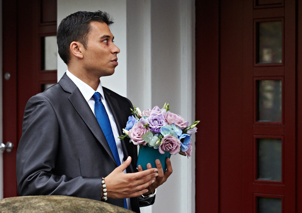 EastEnders: 4516: 2012-10-18