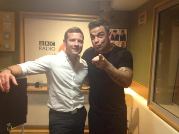 Robbie Williams, Dermot O'Leary, twitter