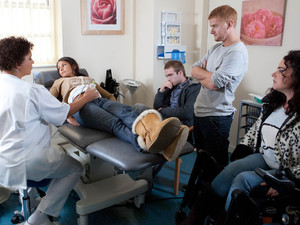8008: Tommy arrives just in time to support Tina at the scan but finds it difficult to bear Gary and Izzy's cooing over the image