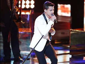 The Voice USA (Season 3, Episode 19) Live shows: Dez Duron