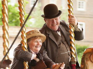 Downton Abbey - Christmas Special 2012: JOHN HENSHAW as Jos Tufton and LESLEY NICOL as Mrs Patmore