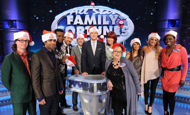 All Star Family Fortunes - Text Santa Special
Teams captained by Jonathan Ross and Jo Brand