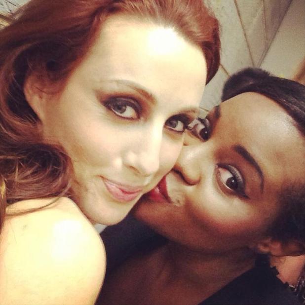 Mutya Keisha Siobhan post picture of their record on Twitter