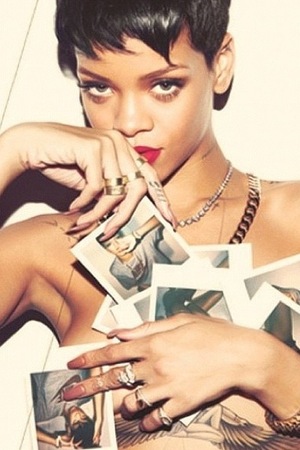 Rihanna posts lude pictures of herself on Instagram
