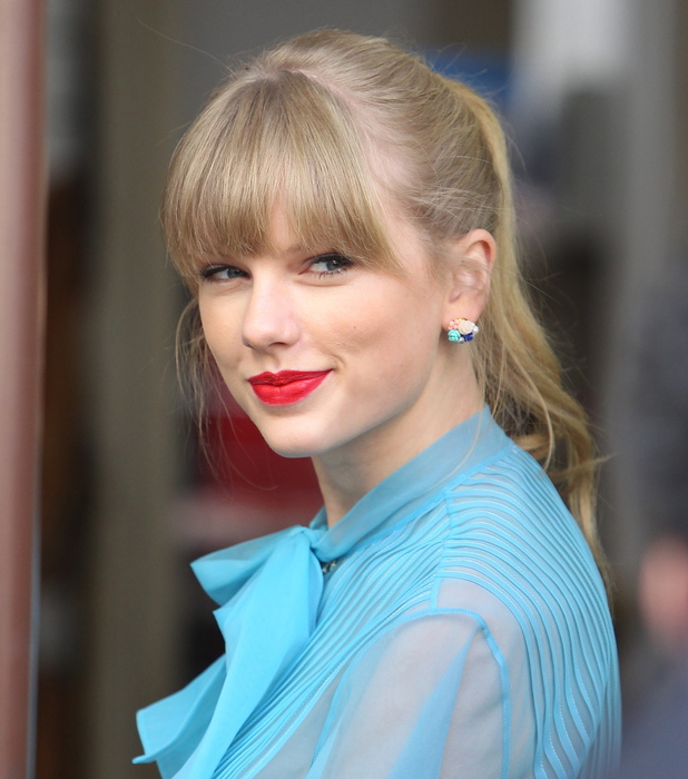 harry styles denies dating taylor swift Styles insisted to gq that he and grimshaw aren't dating and are just friends “ bisexual me i don't think so,” styles said “i'm pretty sure i'm not” the rumors do sometimes bother the british crooner, who used to date country sweetheart taylor swift and has most recently been linked to model kara rose. harry styles denies dating taylor swift Styles insisted to gq that he and grimshaw aren't dating and are just friends “ bisexual me i don't think so,” styles said “i'm pretty sure i'm not” the rumors do sometimes bother the british crooner, who used to date country sweetheart taylor swift and has most recently been linked to model kara rose.