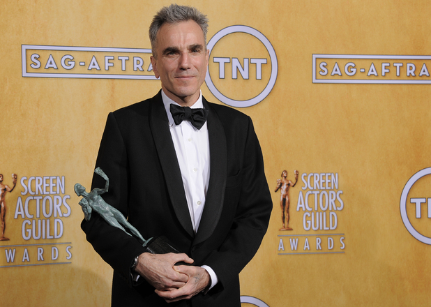 DAniel Day-Lewis with his SAG Award for 'Lincoln'