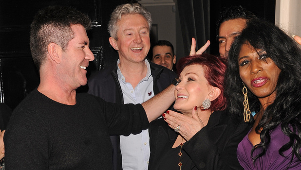 Simon Cowell and Louis Walsh share jokes and a smoke outside the Arts club as they enjoy night out with Simons ex-girlfriend and Sharon OsbourneFeaturing: Simon Cowell,Sharon Osbourne
Where: London, United Kingdom
When: 15 Feb 2013
Credit: Craig Harris/WENN.com