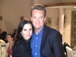 Matthew Perry and Courteney Cox on the set of 'Go On'