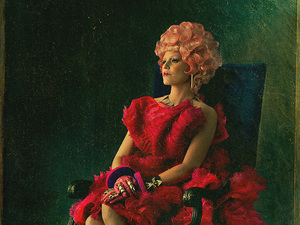 Elizabeth Banks as Effie Trinket in 'The Hunger Games: Catching Fire' poster