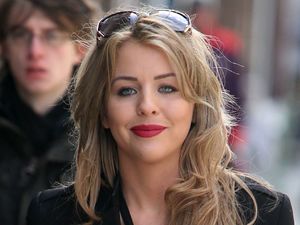 Lydia Bright shows off her new hair.