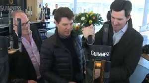 Tom Cruise pours 'perfect pint' before Irish 'Oblivion' premiere