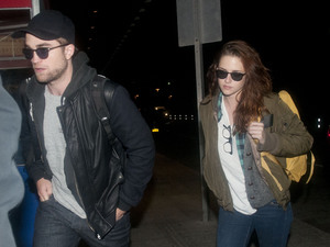 Kristen Stewart, Robert Pattinson, celebrity couples, matching clothes