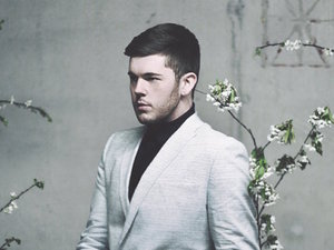 Craig Colton press shot.