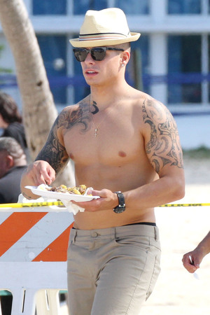 Casper Smart, shirtless, Florida, tattoos, Fort Lauderdale, toyboy, gay spy, Florida, tattoos, Fort Lauderdale