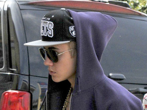 Justin Bieber, hoodie, cap, sunglasses, tattoos