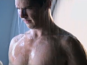 Benedict Cumberbatch John Harrison shower scene in 'Star Trek Into Darkness'