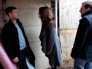 8138: As Carla catches Rob with the stolen silk she demands to know why he ripped her off