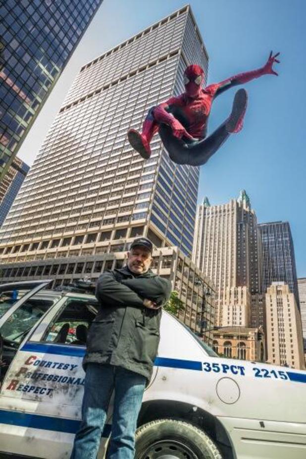 Marc Webb menyebar foto terbaru Spider-Man ini lewat Twitter