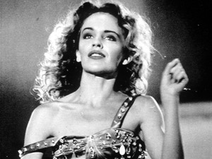 Kylie Minogue, hotpants, bra top, tokyo, fashion