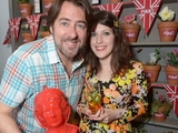 Jonathan Ross poses with Queen's head jelly mould - picture